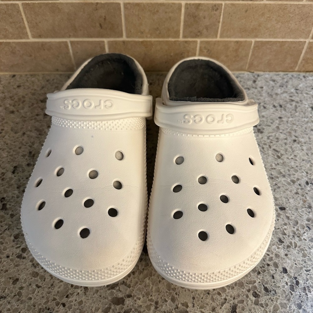 CROCS Classic Fuzz-Lined Clog